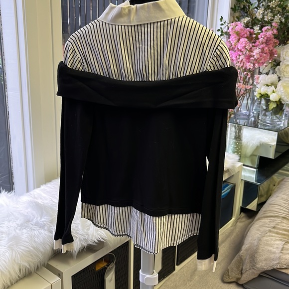 Women’s top - Picture 2 of 3